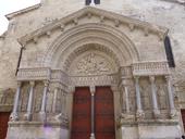 cath-drale-st-trophime.jpg